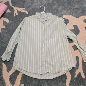 Old Navy Oversized Button-Down Boyfriend Shirt Medium